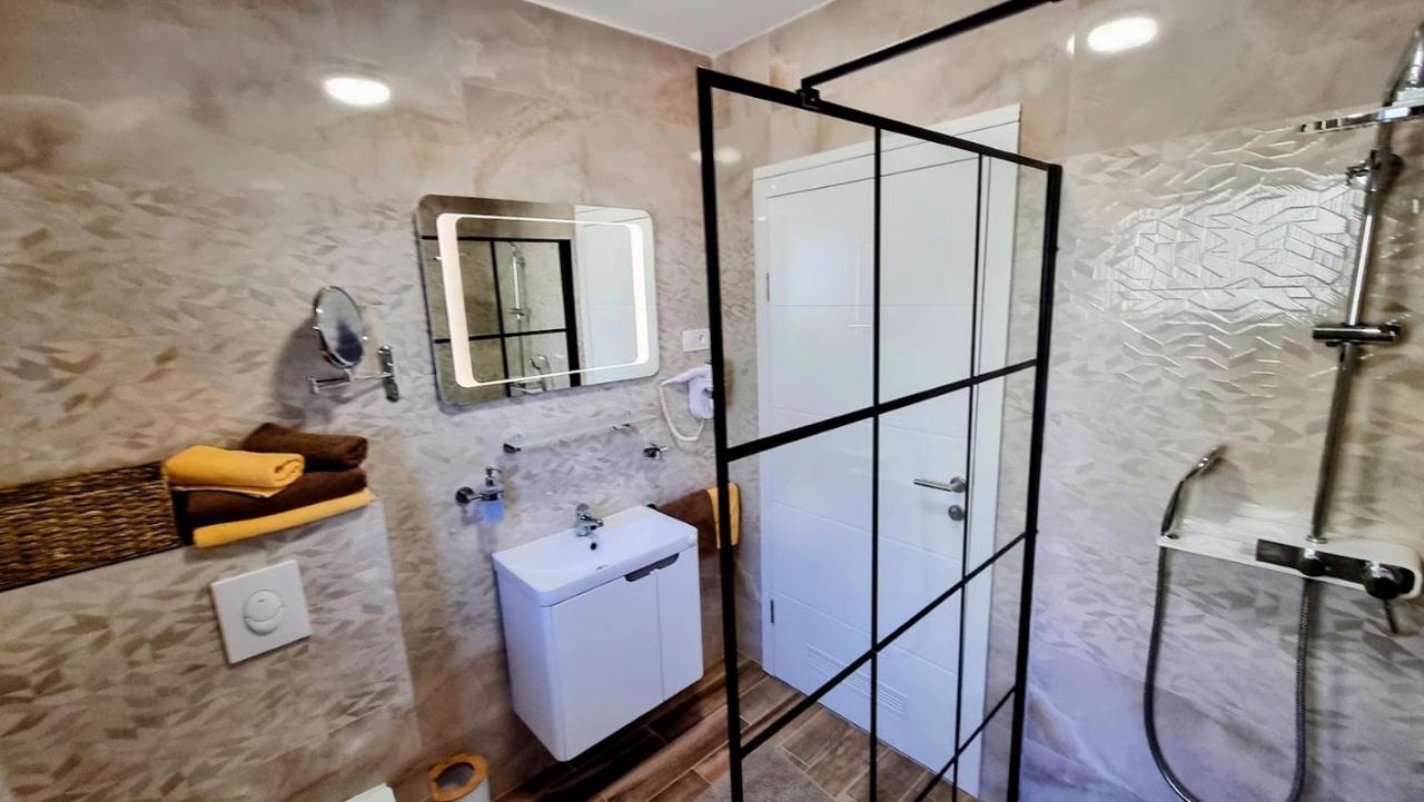 Dorijini Dvori 4* Baska Voda