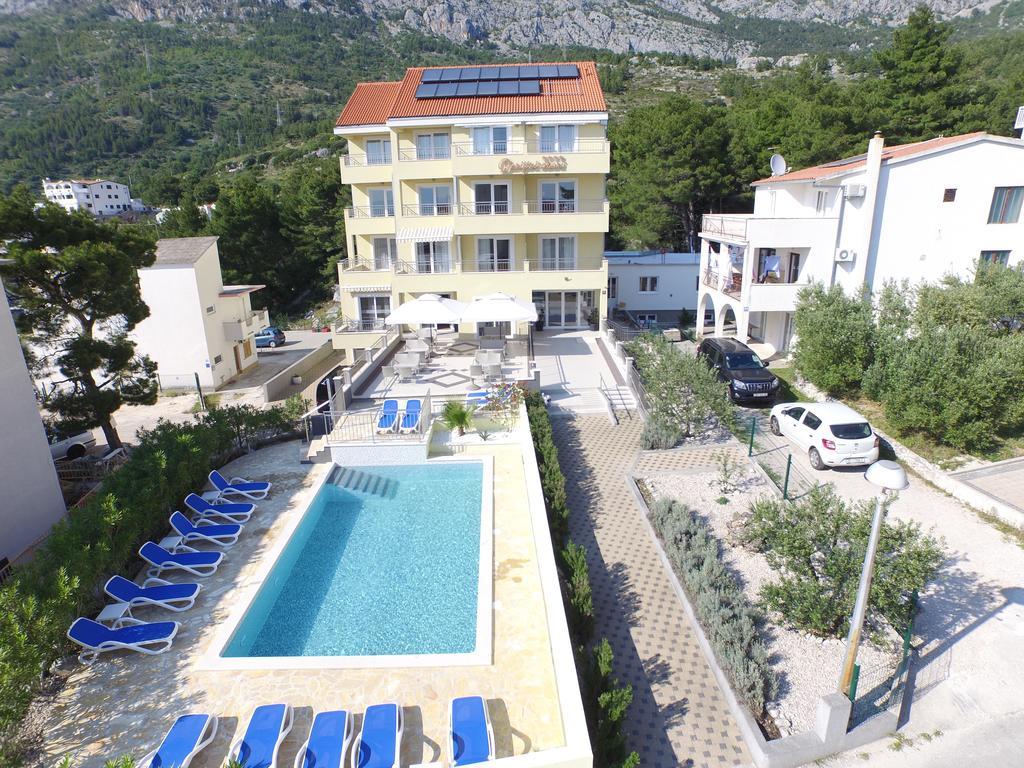 Bed & Breakfast Dorijini Dvori 4*