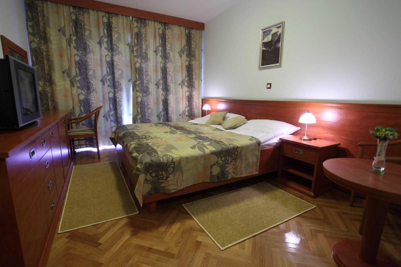 Bed & Breakfast Dorijini Dvori Baska Voda